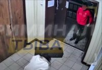 Очередное избиение женщины зафиксировала видеокамера в подъезде многоквартирника в Кызыле