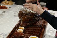 В Туве для предпринимателей общепита прошел мастер-класс по китайской чайной церемонии.