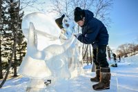 Ледовая скульптура студентов Кызылского колледжа искусств победила на фестивале в Красноярске
