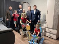 В Туве исполнили 167 детских новогодних желаний