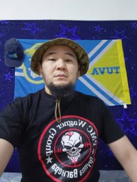 Участник СВО из Эрзинского кожууна купил в подарок районной спортшколе скамьи