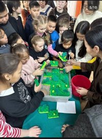 В Туве ученые ТИКОПР рассказали школьникам о традиционных методах добычи чонар-даша - мягкого камня