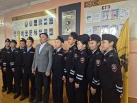 В Теве-Хаинской школе открыли мемориальную доску в честь подвига Героя России Буяна Куулара