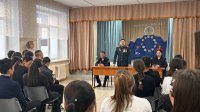 Герой России Буян Куулар встретился со школьниками Каа-Хемского и Кызылского кожуунов