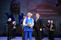 В честь Международного женского дня госнаградами отмечены отличившиеся жительницы Тувы