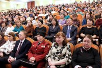 В честь Международного женского дня госнаградами отмечены отличившиеся жительницы Тувы