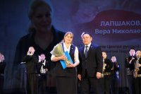 В честь Международного женского дня госнаградами отмечены отличившиеся жительницы Тувы