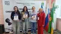 17-летняя тувинская шахматистка Арина Иргит завоевала серебро на чемпионате Сибири по шахматам