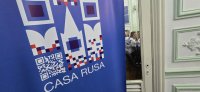 Бывший российский десантник Виталий Кочнев стал первым в мире параатлетом, проплывшим на силе рук 900 метров в ледяной воде Антарктиды