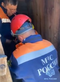 В Кызыле застрявшую в проёме уличного туалета женщину пришлось вызволять спасателям