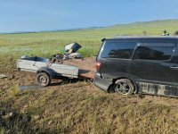 В Туве опрокинулся мини-вэн, пострадали 6 человек, в том числе 4 детей В Туве опрокинулся мини-вэн, пострадали 6 человек, в том числе 4 детей