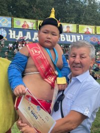 Тува принимает Олимпийского чемпиона 1976 года, легендарного борца Павла Пинигина