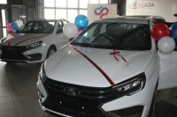 Двое жителей Тувы получили автомобили от Социального фонда России